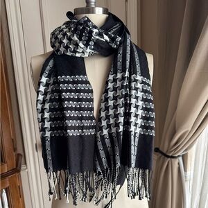 Black and white plaid scarf